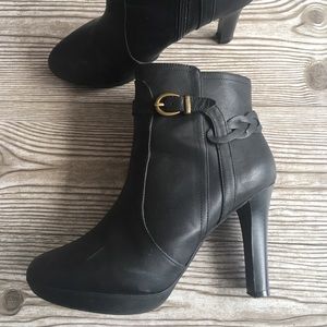 Banana Republic black heeled booties